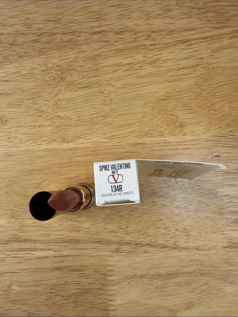 Valentino 134R Mini Spike Matte Lipstick NIB - Picture 2 of 13